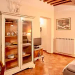 Podere Vergianoni Con Piscina E Vista Mozzafiato דירה